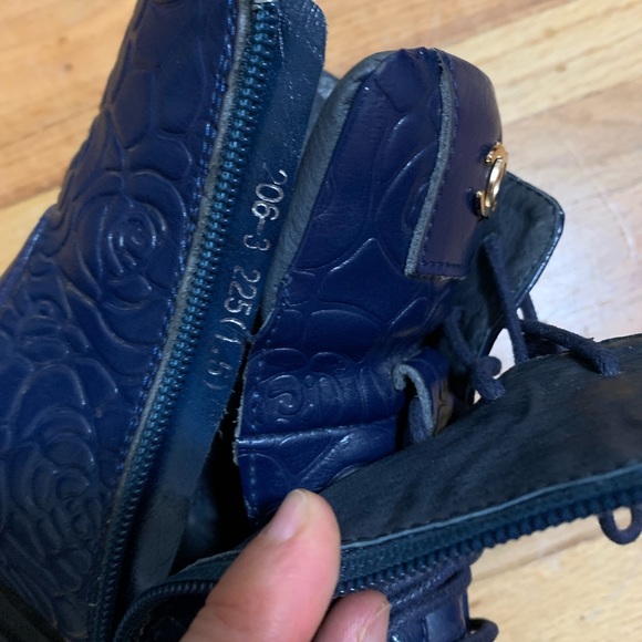 Chanel blue uncle lace boots - Picture 5 of 8